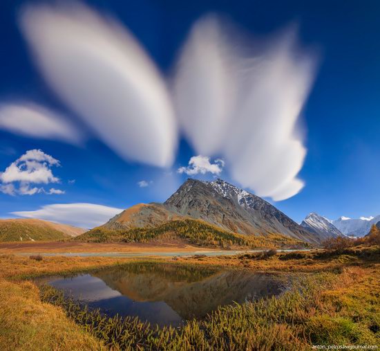 Golden autumn in the Altai Mountains, Russia, photo 9