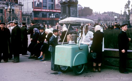 Stalin's Soviet Union - Moscow in 1953-1954, photo 31