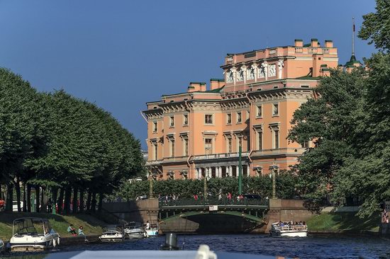 Boat trip along the canals of St. Petersburg, Russia, photo 11