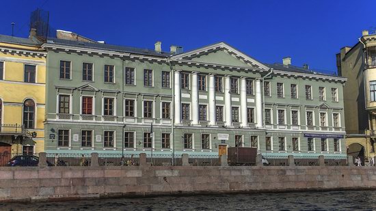 Boat trip along the canals of St. Petersburg, Russia, photo 13