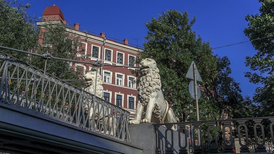 Boat trip along the canals of St. Petersburg, Russia, photo 27