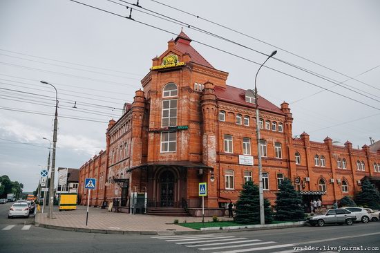 Walking through the streets of Maykop, Russia, photo 13