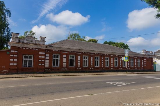 Walking through the streets of Maykop, Russia, photo 25