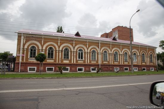 Walking through the streets of Maykop, Russia, photo 6