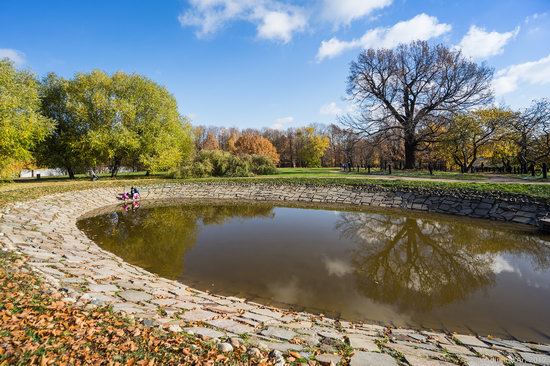 Golden autumn in Kolomenskoye, Moscow, Russia, photo 4