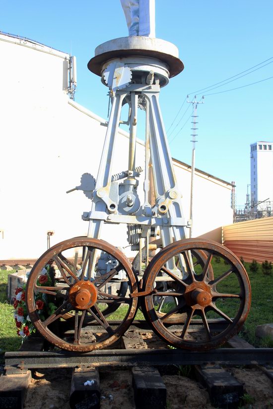 Lenin on Wheels - a Unique Roll Monument in Moscow, Russia, photo 3