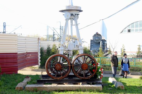 Lenin on Wheels - a Unique Roll Monument in Moscow, Russia, photo 8