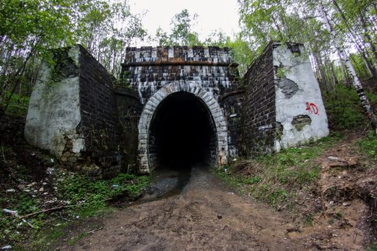 Abandoned Didino Railway Tunnel, Russia, photo 1