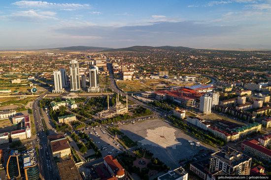 The rebuilt center of Grozny from above, Russia, photo 4