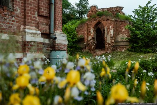 Pseudo-Gothic Orthodox Church in Veshalovka, Lipetsk Oblast, Russia, photo 11