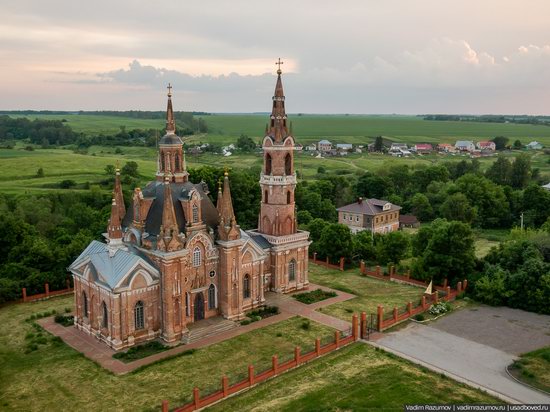 Pseudo-Gothic Orthodox Church in Veshalovka, Lipetsk Oblast, Russia, photo 13