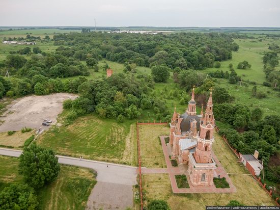 Pseudo-Gothic Orthodox Church in Veshalovka, Lipetsk Oblast, Russia, photo 14