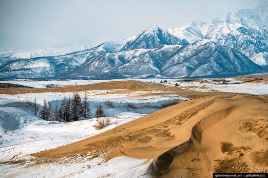 Snow-covered Chara Sands desert, Siberia, Russia, photo 10