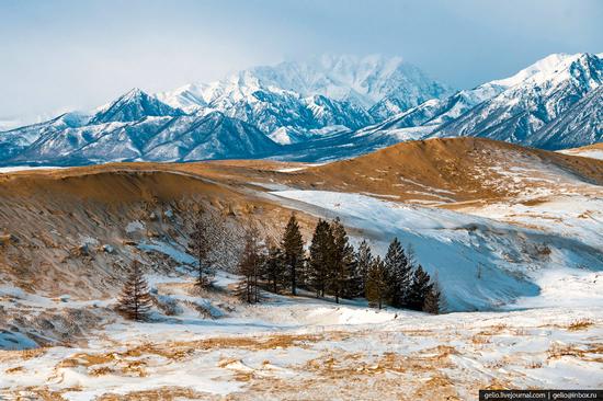 Snow-covered Chara Sands desert, Siberia, Russia, photo 2