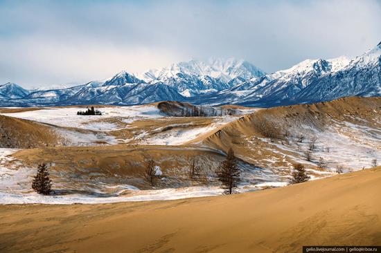 Snow-covered Chara Sands desert, Siberia, Russia, photo 4