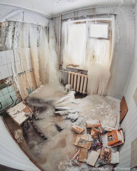 Frozen Abandoned Apartment Buildings in Vorkuta, Russia, photo 13