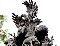 Sculpture in the Moscow Zoo