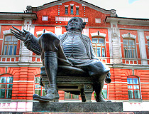 Monument to the People's Doctor F.H. Gral - the founder of the Perm provincial medicine