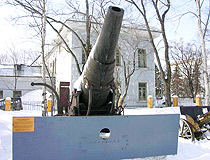 Old Russian 11-inch gun (1867) in Yuzhno-Sakhalinsk